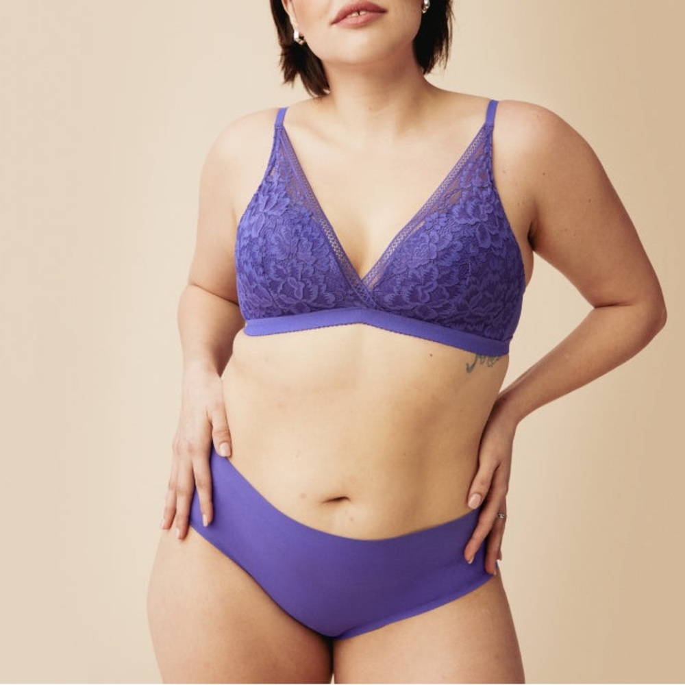 NWT! Knix Deep V Lace Bralette size Medium